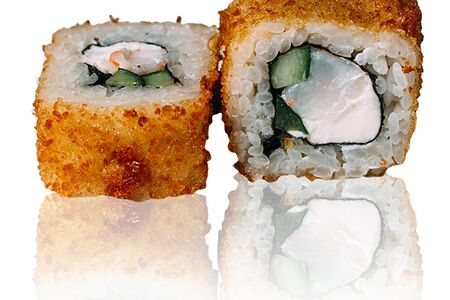 Жареный ролл с креветкой