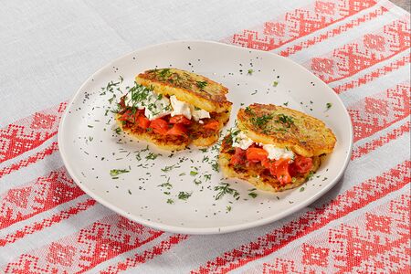 Драники с красной рыбой и творожным сыром