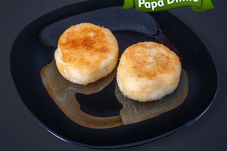 Творожные сырники со сметаной