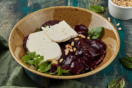 Салат с печеной свеклой