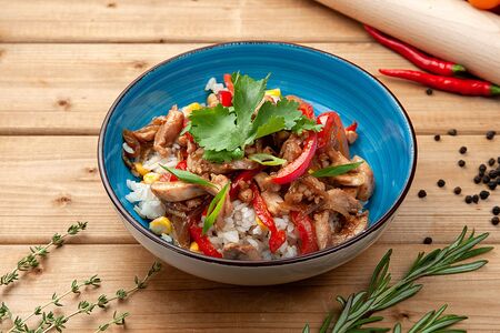 Цыпленок с рисом и овощами