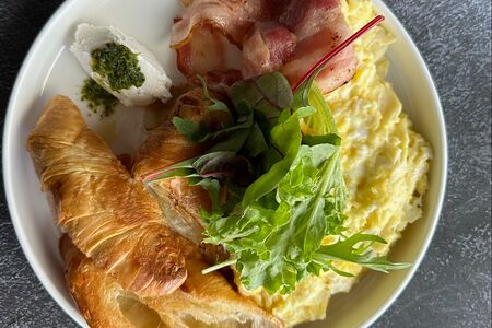 Скрэмбл с беконом