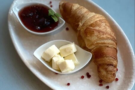 Круассан с домашним вареньем