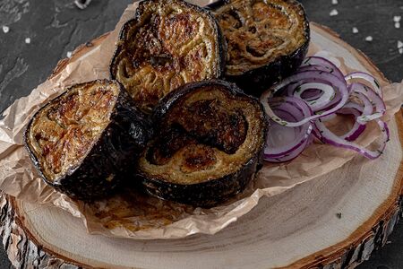 Баклажан на углях