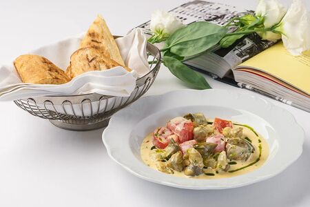 Черноморские рапаны в сливочном соусе