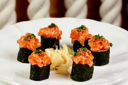 Ролл Тартар с лососем