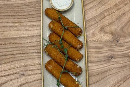 Сырные палочки с соусом тартар