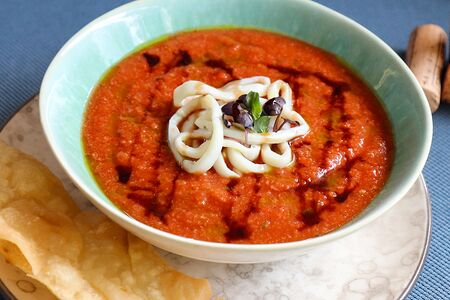 Гаспачо с кальмаром