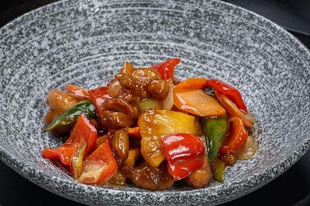 Курица с анансами вок