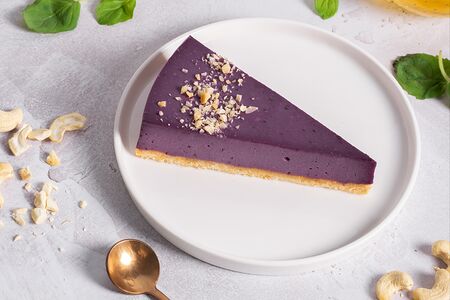 Кешьюкейк Черная смородина (веган, без глютена)