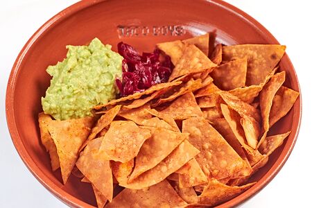 Начос с гуакамоле