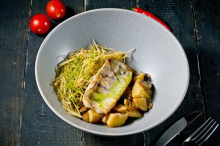 Судак с картофелем