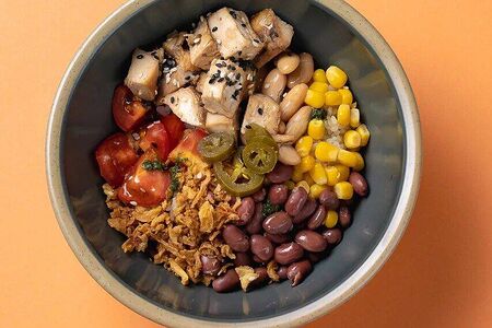 Большой боул с курочкой