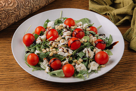 Руккола с моцареллой