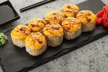 Запечённый ролл с угрём