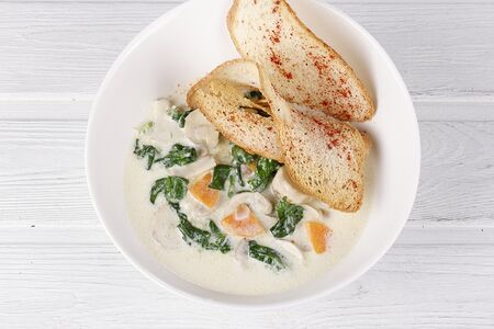 Грибной суп со шпинатом