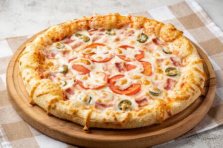 Пицца с беконом