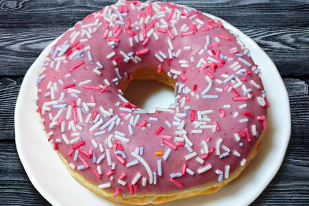 Донатс с ягодной начинкой