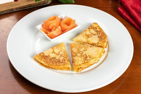 Блины с лососем