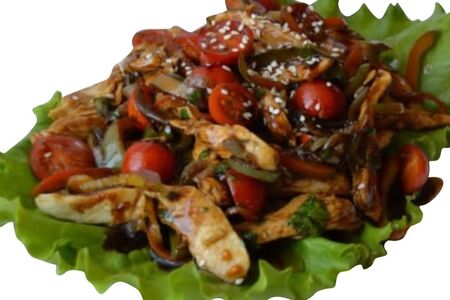 Теплый салат с курицей