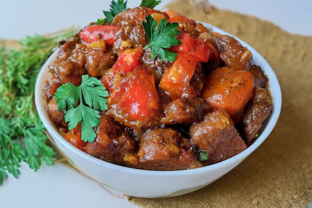 Жаркое из cвинoй шеи