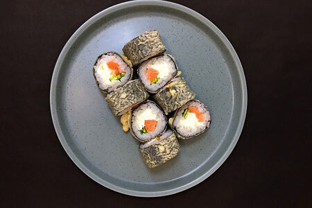 Ролл темпура с лососем