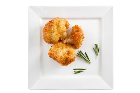 Цветная капуста в кляре в соусе из пармезана