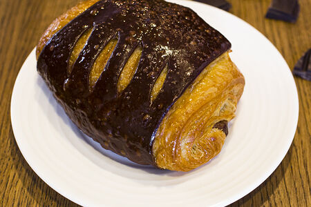 Круассан с шоколадом