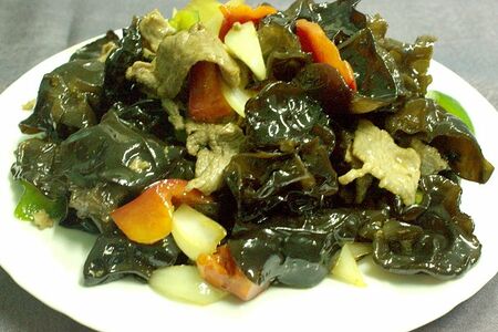 Свинина с древесными грибами 207/2