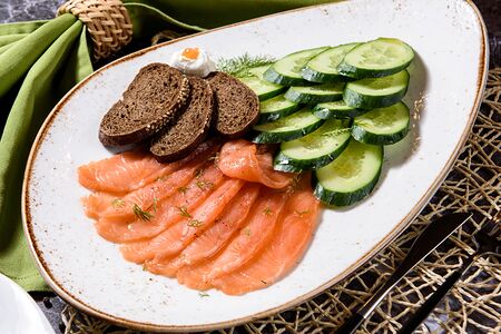 Карпаччо из малосольной семги