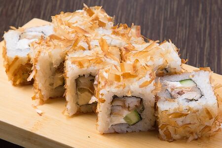 Ролл с окунем Тан