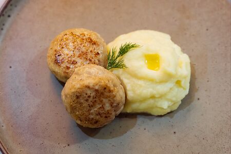 Куриные котлеты с пюре