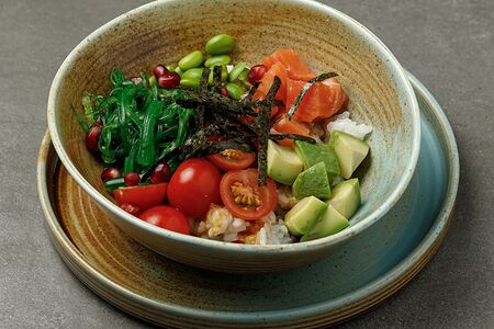 Боул с лососем