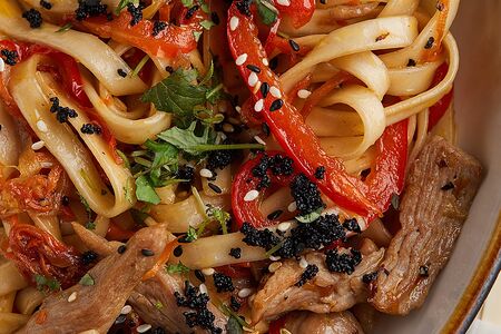 Удон со свининой