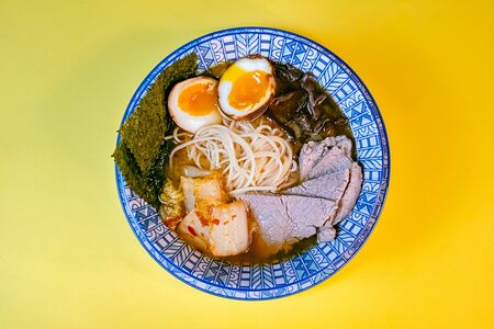 Рамен с говядиной острый