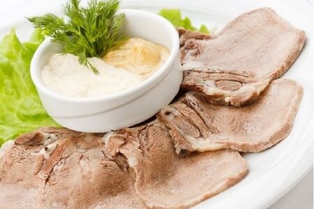 Язык отварной с хреном