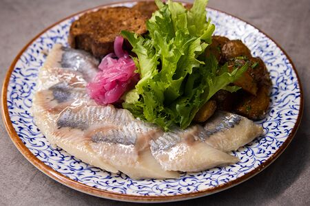 Атлантическая сельдь домашнего посола