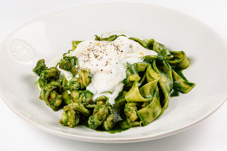 Паппарделле со шпинатом и креветками