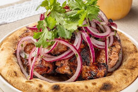 Шашлык из сочной cвинoй шеи