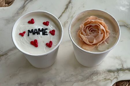 Бенто-торт в стакане с розой на день матери