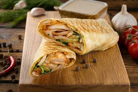 Донер-ролл из курицы в лаваше