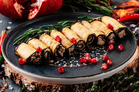 Рулетики из баклажанов