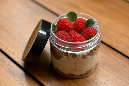 Сабайон с малиной