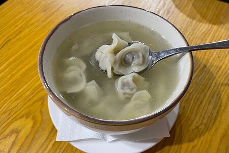 Пельмени с бульоном