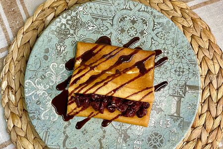 Блинчик с вишней