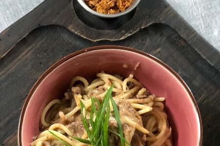 Спагетти с рваной говядиной