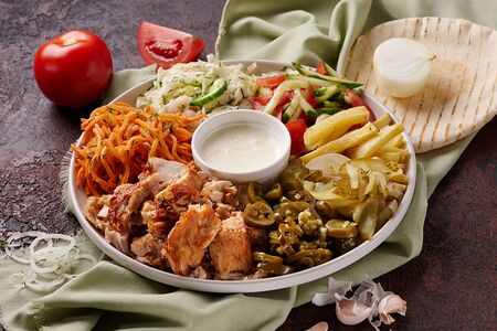 Шаверма на тарелке