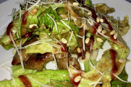 Салат с печенью кролика