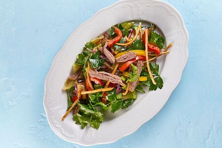 Гриль салат с ягненком