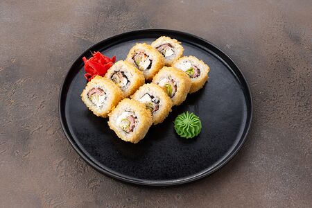 Ролл Бекон маки